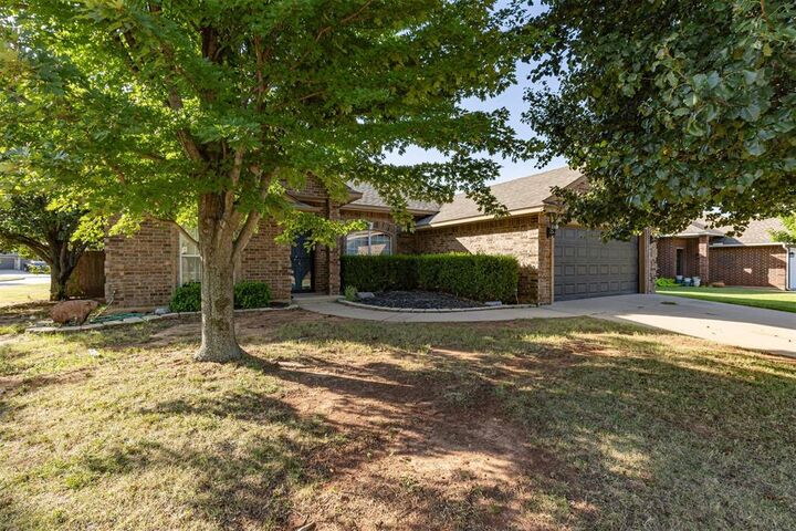 Property Photo:  4200 Manhattan Drive  OK 73160 