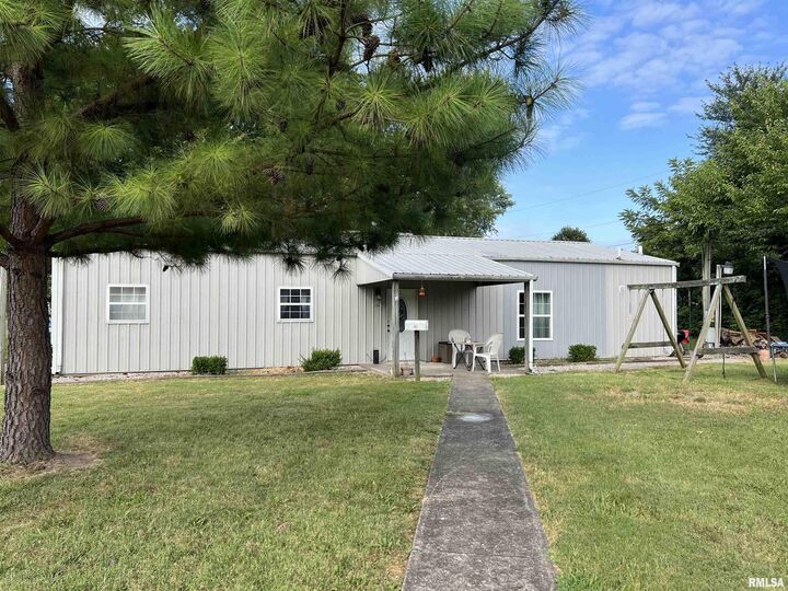 309 Coxspur Road  Zeigler IL 62999 photo