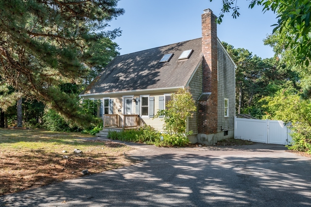 Property Photo:  35 Claulise Ln  MA 02649 
