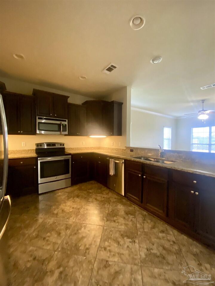 Property Photo:  5979 Rustic Ridge Cir  FL 32570