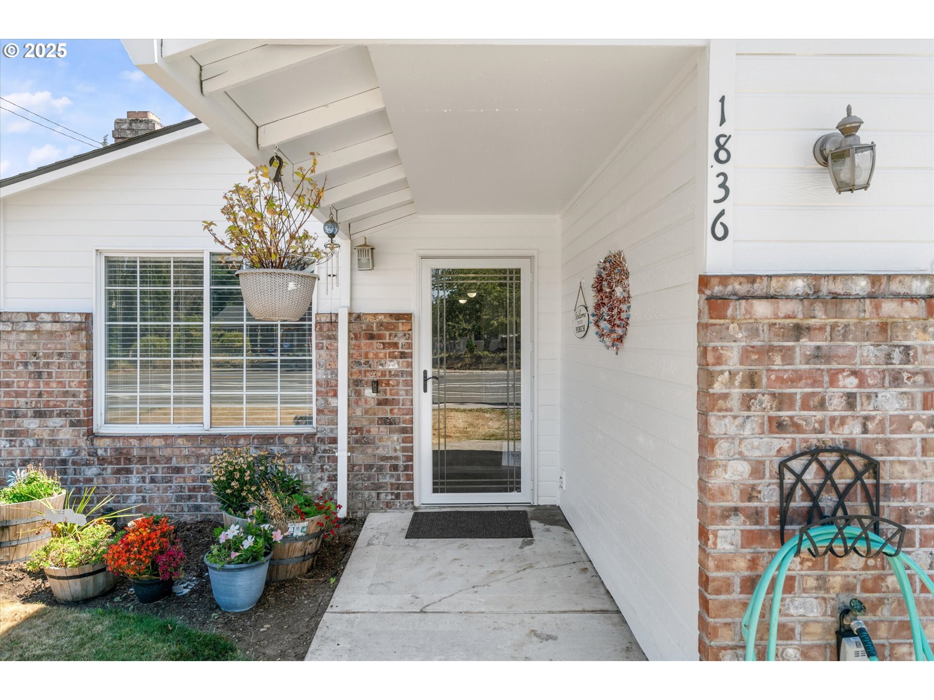 Property Photo: 1836 SE 162nd Ave OR 97035
