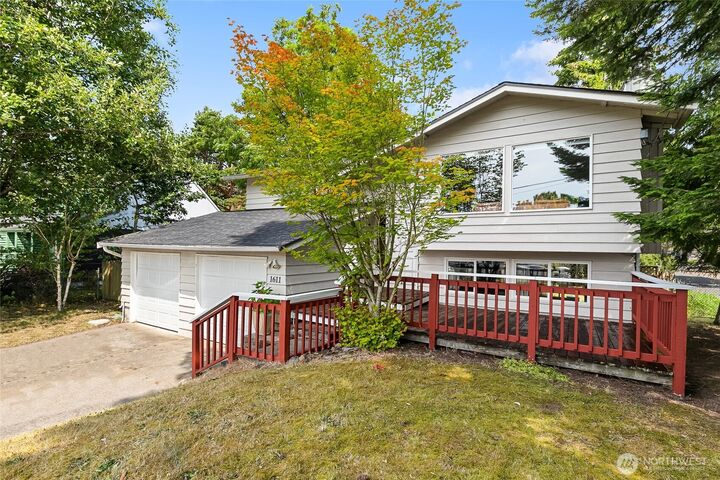 1611  30th Street  Bellingham WA 98225 photo