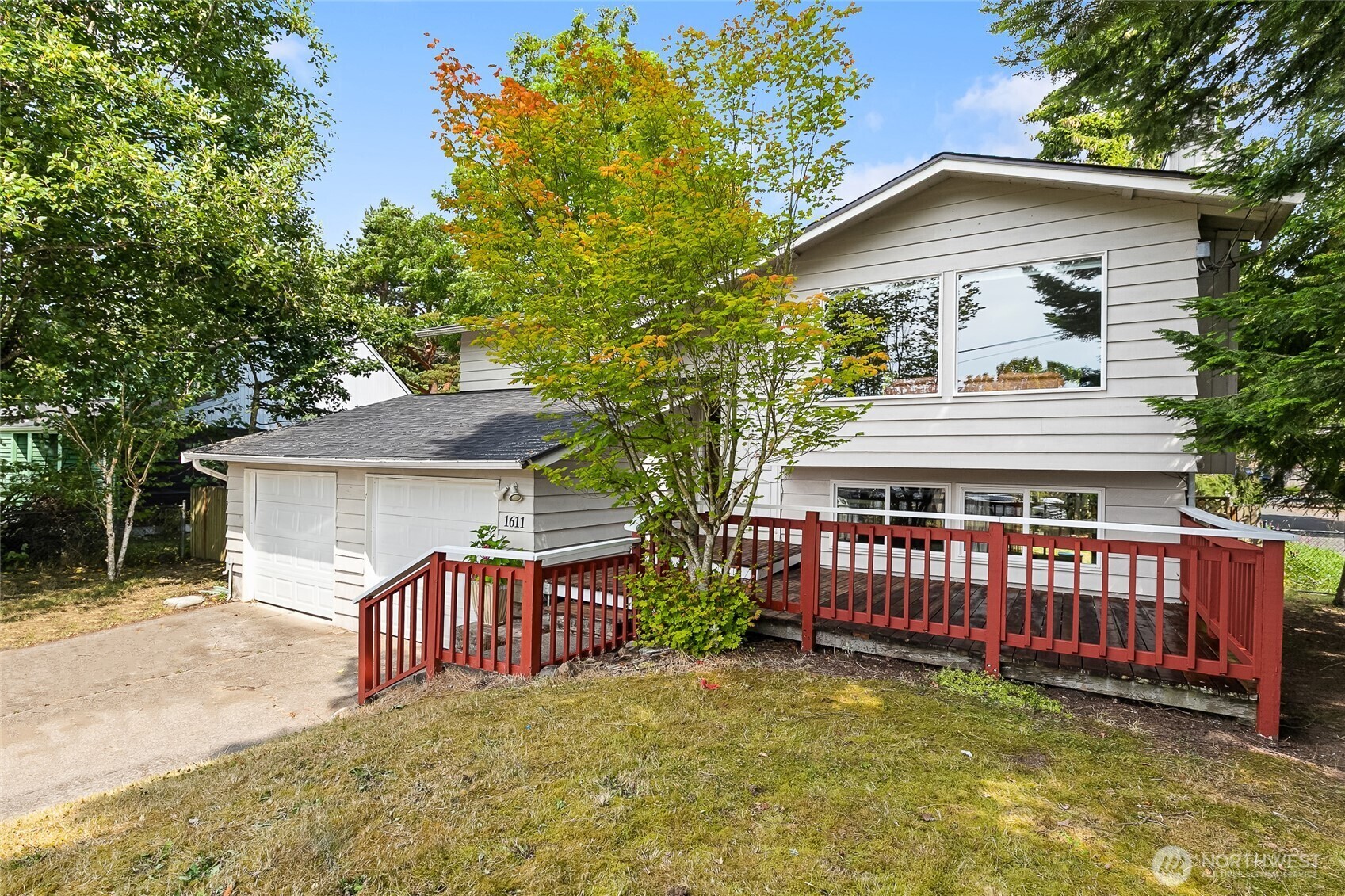 Property Photo:  1611  30th Street  WA 98225 