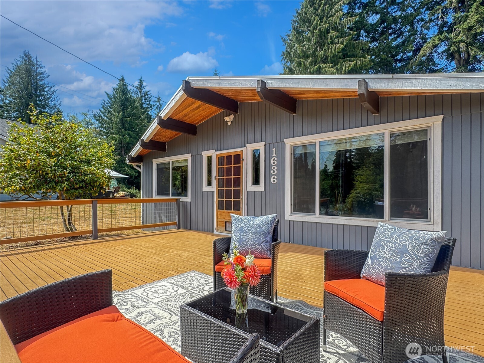 Property Photo: 1636 Hemlock Drive WA 98282
