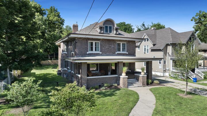 Property Photo:  512 College Avenue  IL 61104 