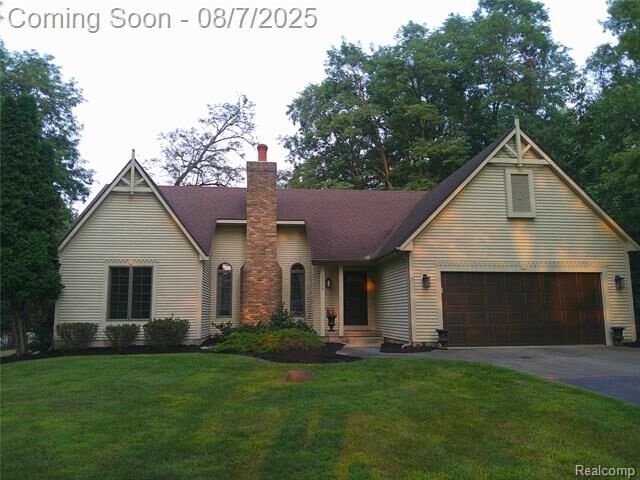 1039 S S East St Street  Fenton MI 48430 photo