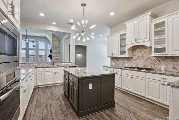 Property Photo: 14231 Shetland Way TX 78254