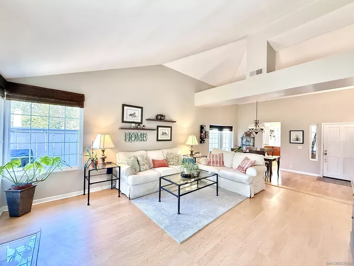 Property Photo:  543 Rockport Ct  CA 92024 