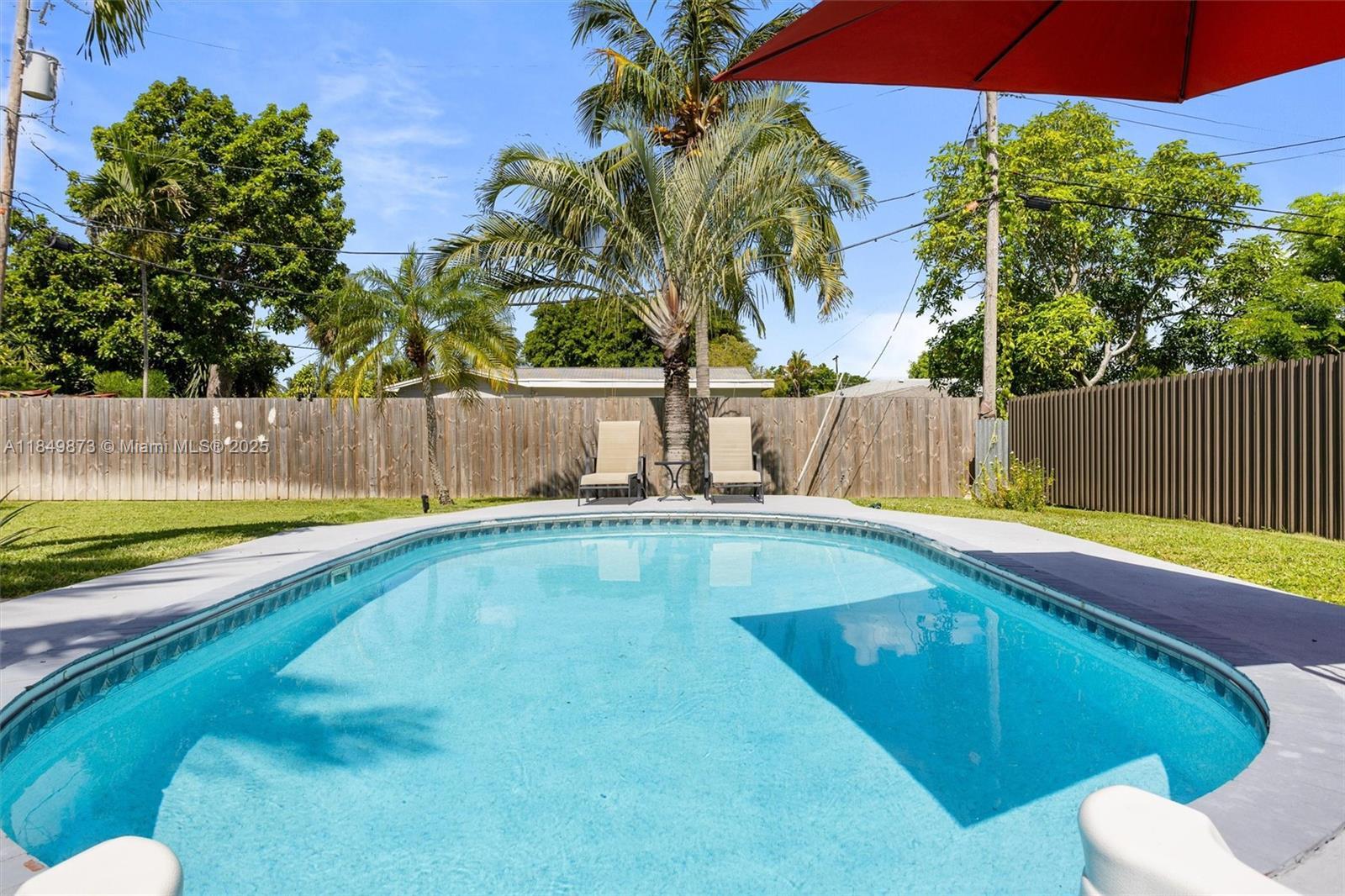 Property Photo:  809 NW 6th Ave  FL 33004 