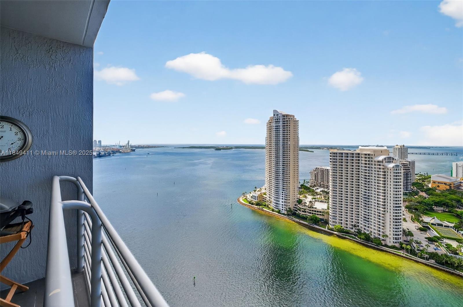 Property Photo:  335 S Biscayne Blvd 3501  FL 33131 