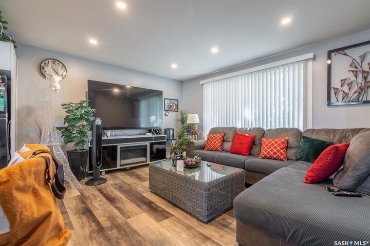 Property Photo:  111 Montreal Street N  SK S4R 2S8 