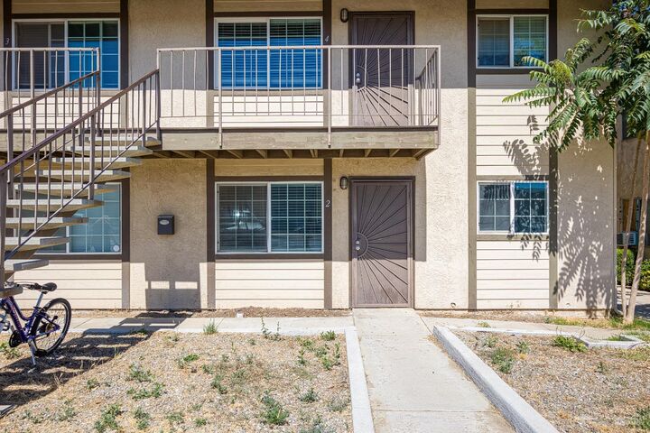 Property Photo:  213 Hayes Street  CA 93561 