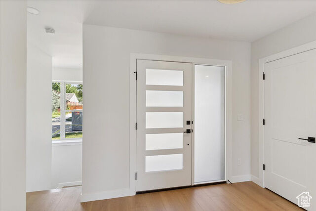 Property Photo: 2134 E Roosevelt Ave UT 84108
