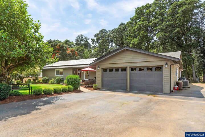 Property Photo:  5583 54th Ct SE  OR 97317 