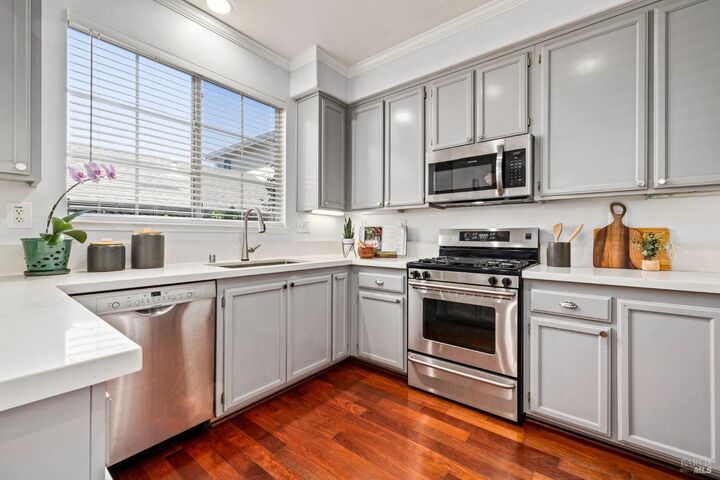 Property Photo: 221 Preston Court CA 94952