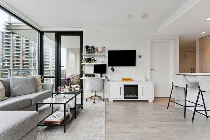 Photo de la propriété:  680 Seylynn Crescent 902  BC V7J 0B5 