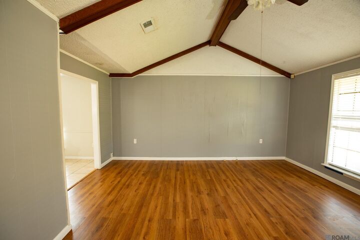 Property Photo: 607 Maureen Dr LA 70714