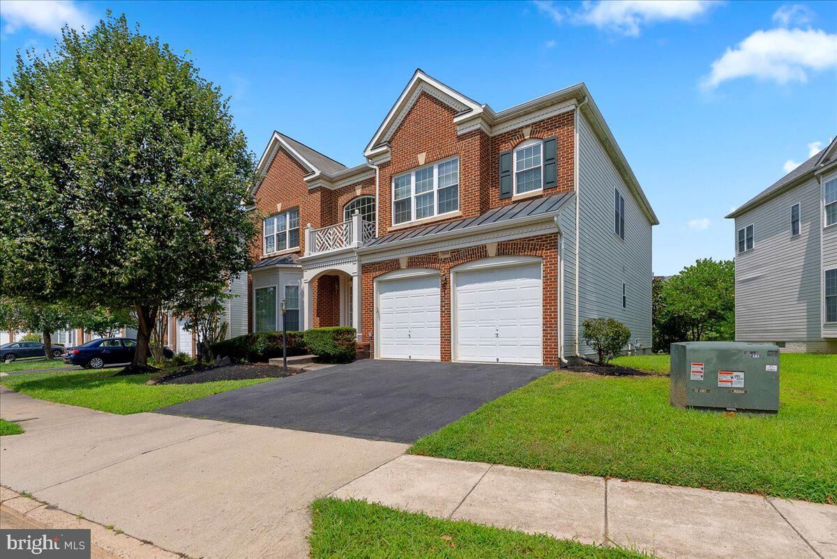 Property Photo: 13646 Sweet Woodruff Lane VA 20120