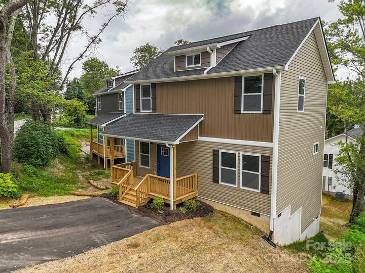 Property Photo: 398 Deaverview Road NC 28806