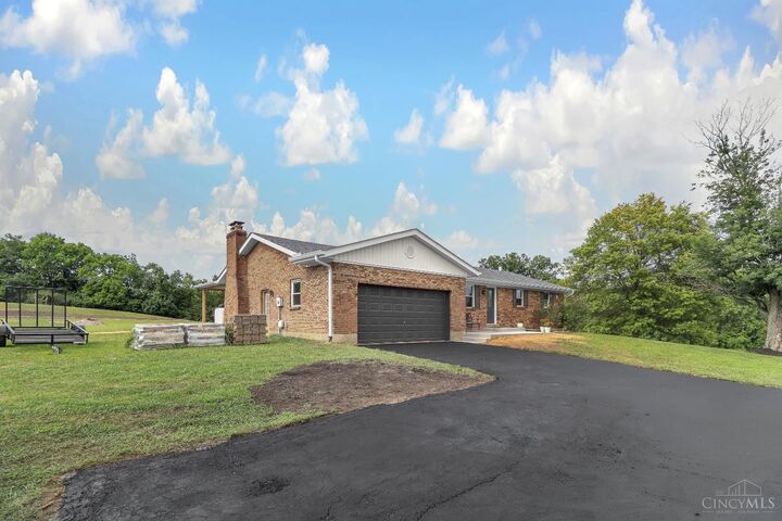 Property Photo: 7768 Lorraine Drive OH 45053