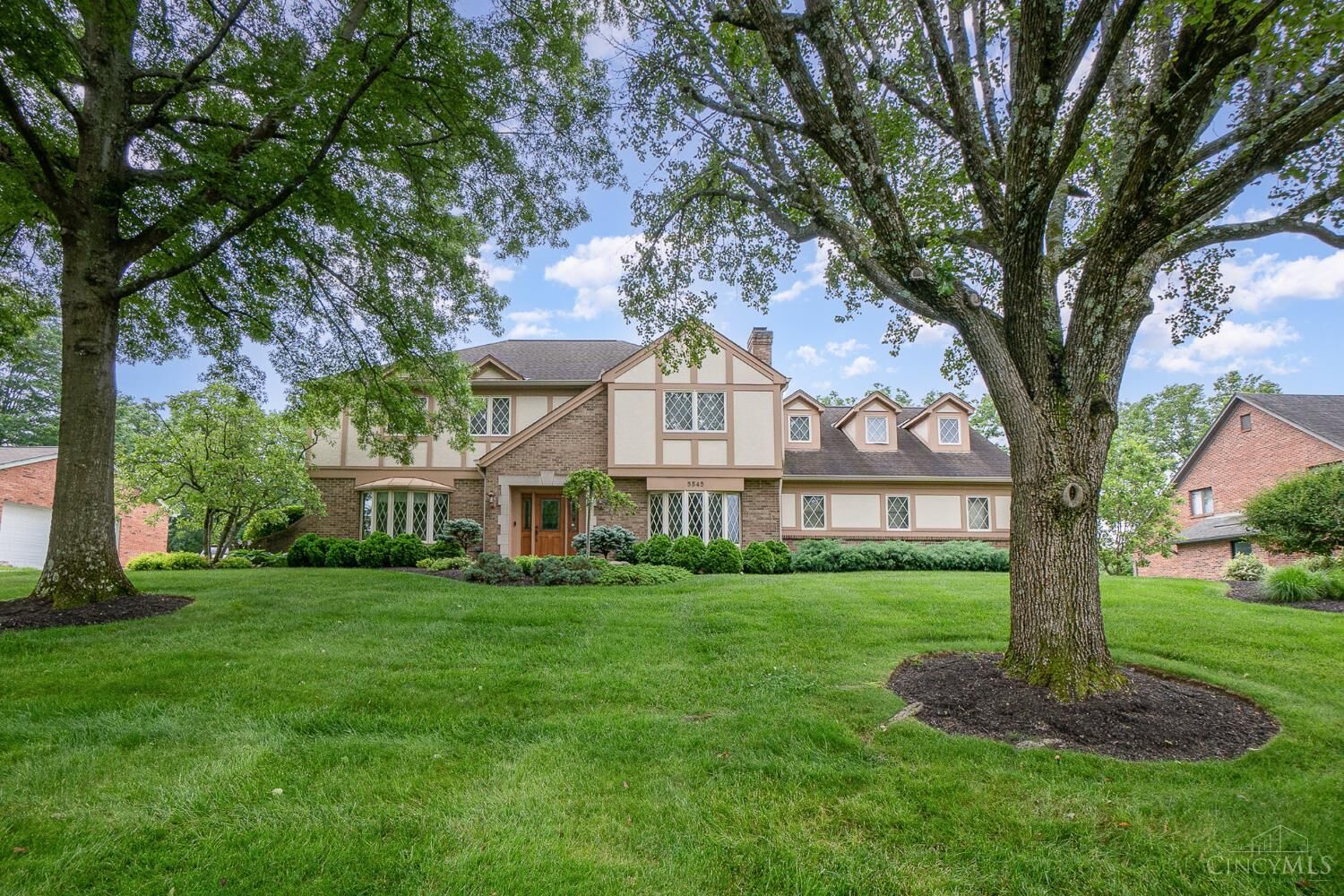 Property Photo: 5545 Squirrel Run Lane OH 45247