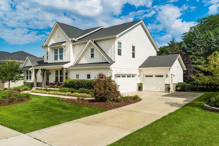 Property Photo:  8458 Chesapeake Way  OH 43147 