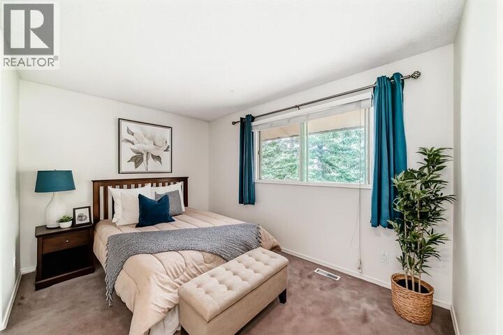 Property Photo:  2520 Palliser Drive Southwest  AB T2V 2S9 