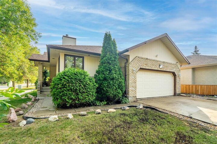 Photo de la propriété: 72 Sandalwood Crescent MB R2V 3V5