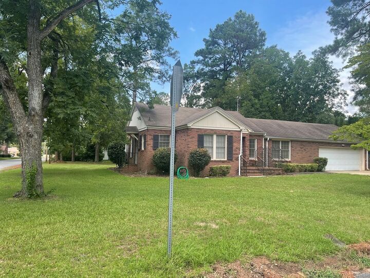 Property Photo: 701 E 18th Ave GA 31015