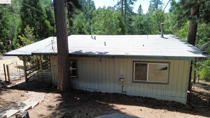 Property Photo: 16431 Estralita Dr CA 95370