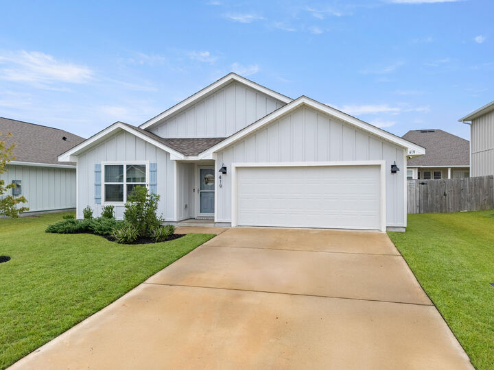 Property Photo:  419 Scarborough Street  FL 32539 