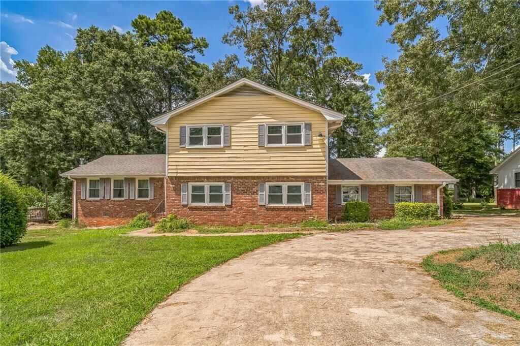 Property Photo: 2506 Fairview Road SE GA 30013