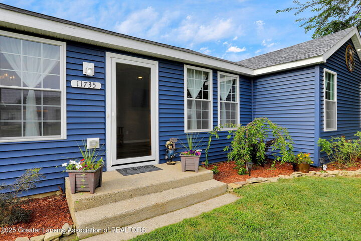 Property Photo: 11735 Park Drive MI 48449