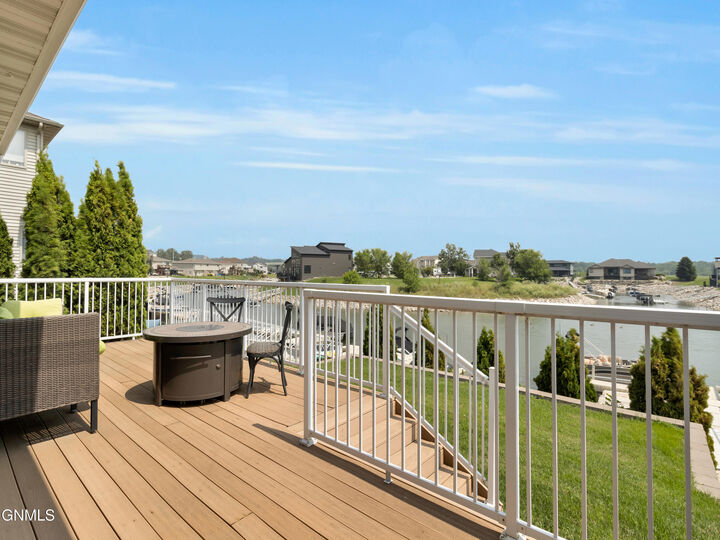 Property Photo: 2208 Marina Road SE ND 58554