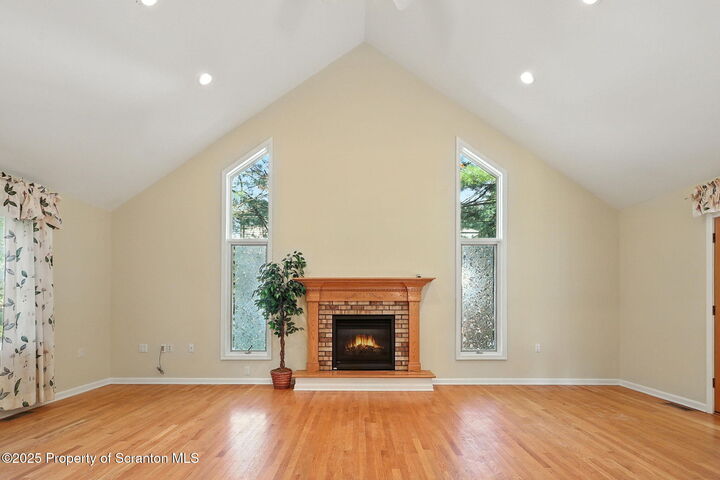 Property Photo:  211 Marcaby Lane  PA 18411 
