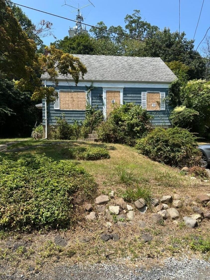 Property Photo: 35 Benwell Ave NJ 07470
