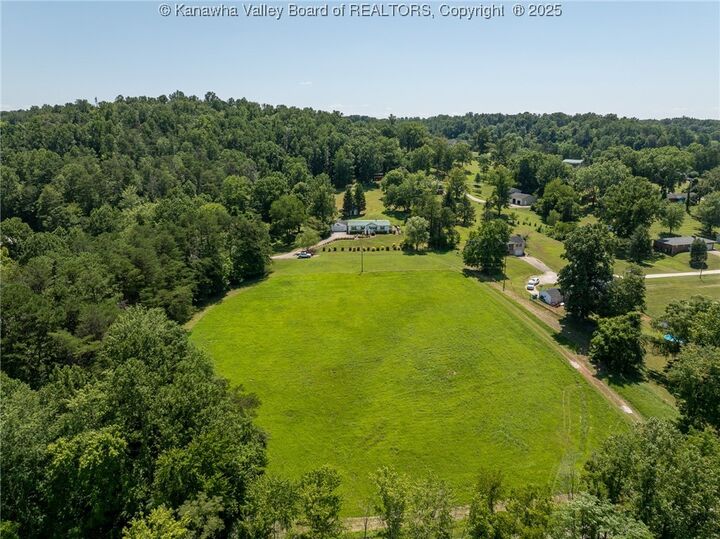 2435 US Route 60  Hurricane WV 25526 photo
