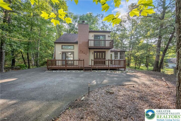 Property Photo: 114 Brentwood Drive PA 18324