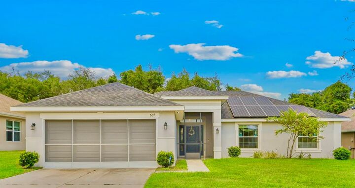 Property Photo:  607 Bradley Way  FL 34731 