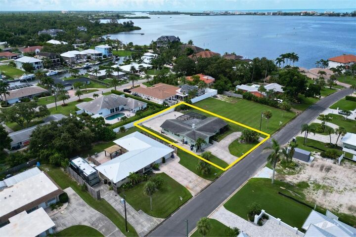 1848 Southpointe Drive  Sarasota FL 34231 photo