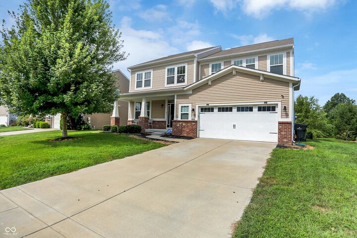 Property Photo: 1526 Oakvista Drive IN 46143