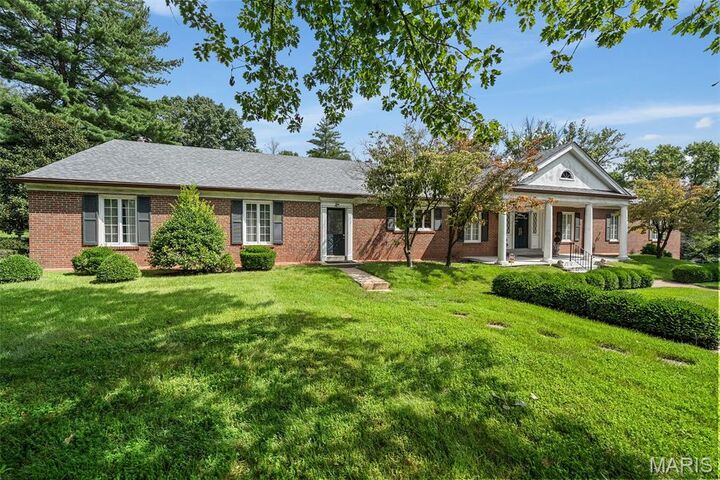 Property Photo:  26 Huntleigh Woods  MO 63131 