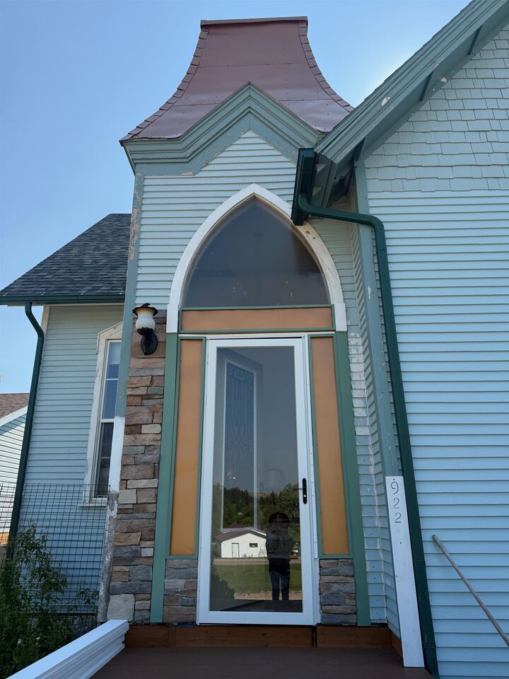 Property Photo: 922 S West Street WY 82729