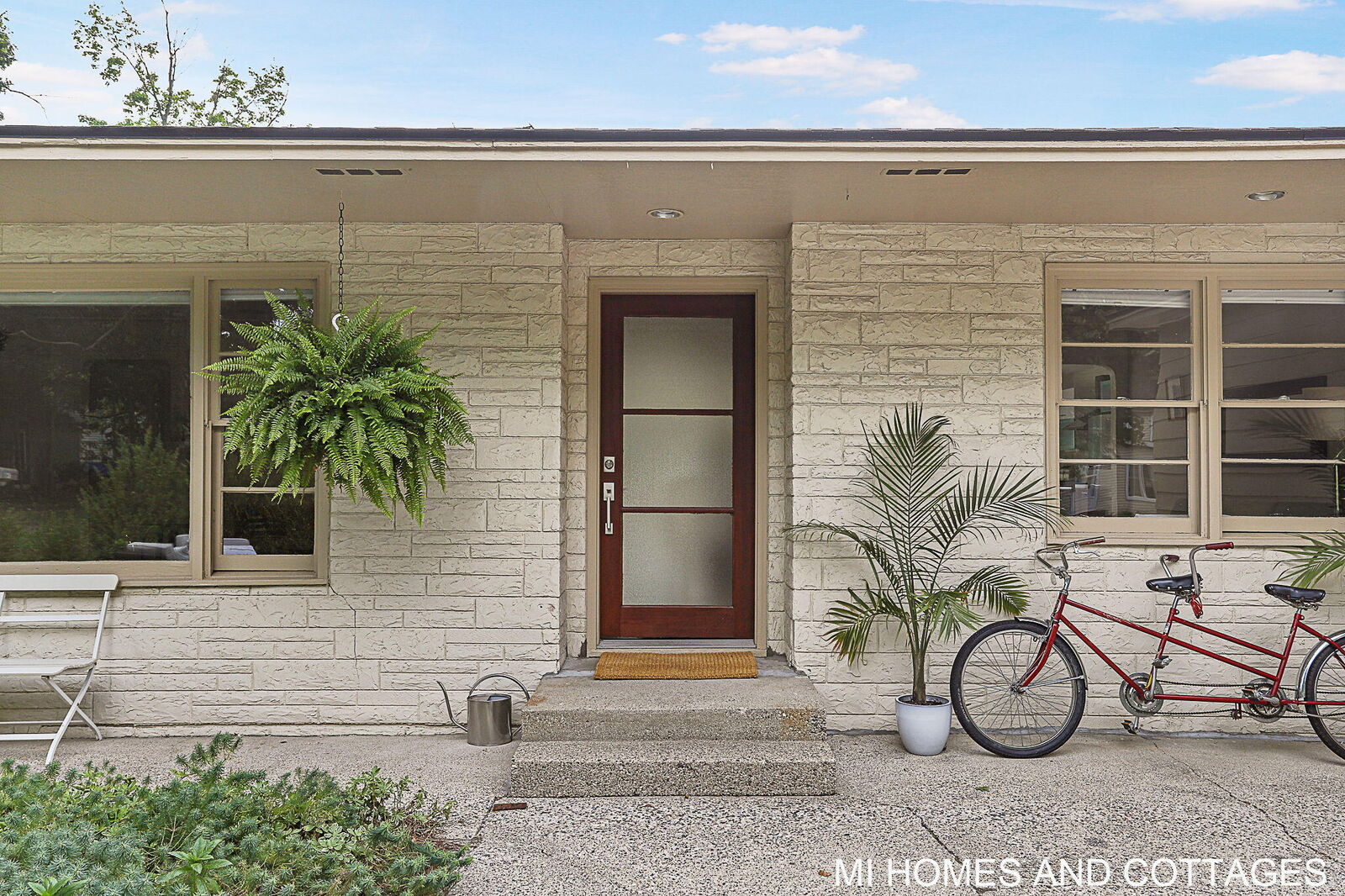 Property Photo:  748 Park Avenue  MI 49423 