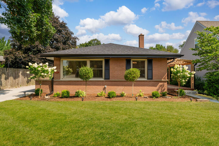 Property Photo:  208 47th Street  IL 60558 