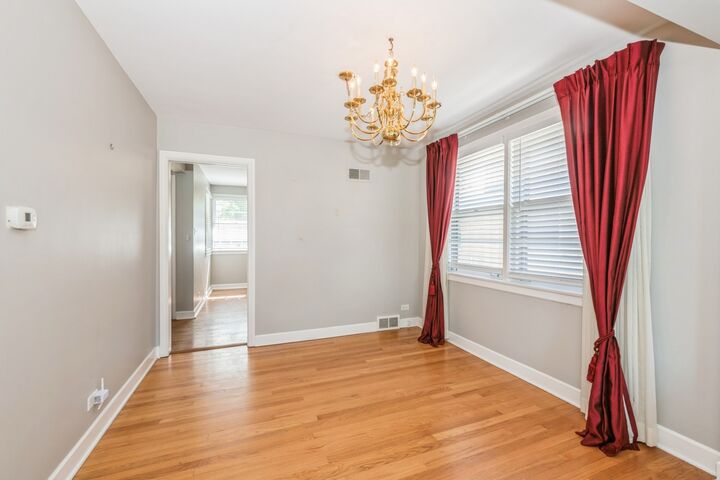 Property Photo: 1919 Sunnyside Avenue IL 60154