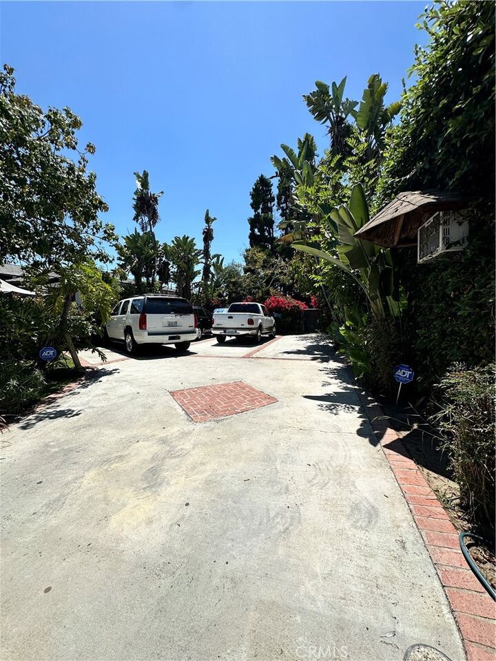 Property Photo:  638 W Century Boulevard  CA 90044 