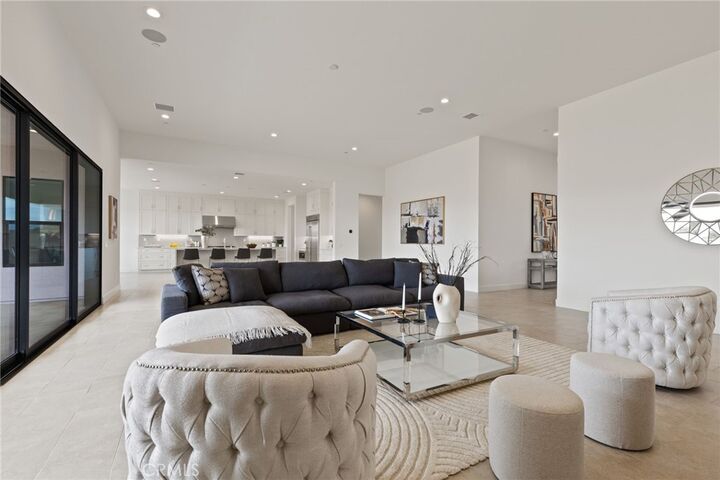 Property Photo: 30041 N Avenida Sierra Madre CA 91354