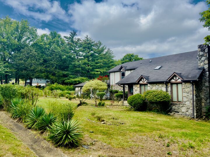 Property Photo: 604 Woodshire Dr TN 37072