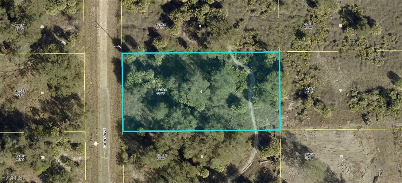 Property Photo: 1516 Johns Avenue FL 33972